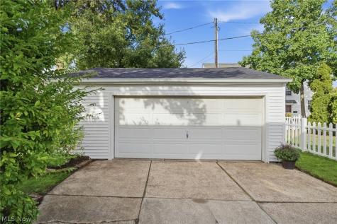 1920 Hampton Road Rocky River OH 44116