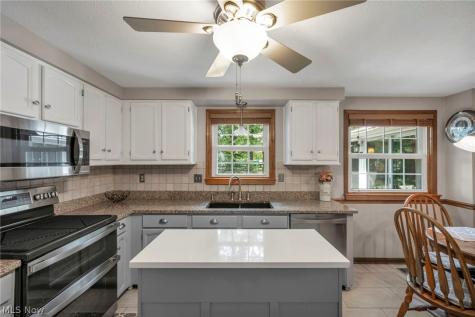 624 Perkins Circle Brunswick OH 44212