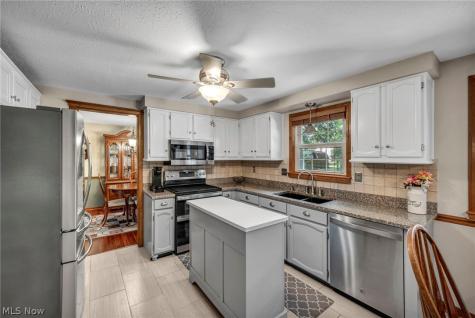 624 Perkins Circle Brunswick OH 44212