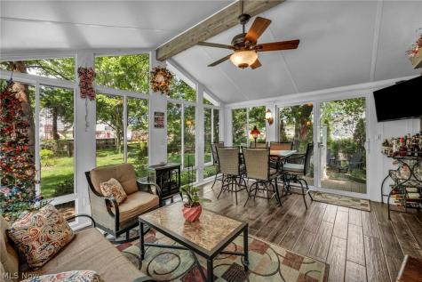 624 Perkins Circle Brunswick OH 44212