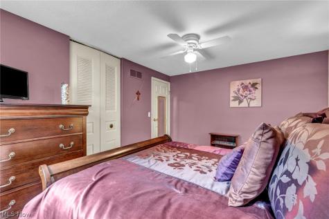 624 Perkins Circle Brunswick OH 44212