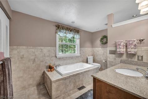624 Perkins Circle Brunswick OH 44212