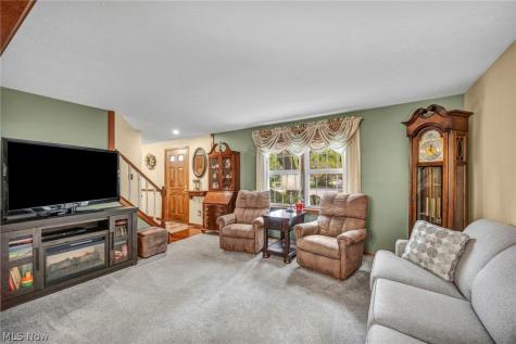 624 Perkins Circle Brunswick OH 44212