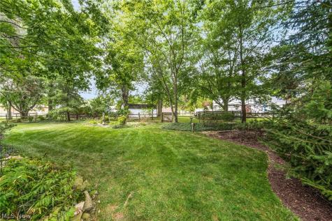 624 Perkins Circle Brunswick OH 44212