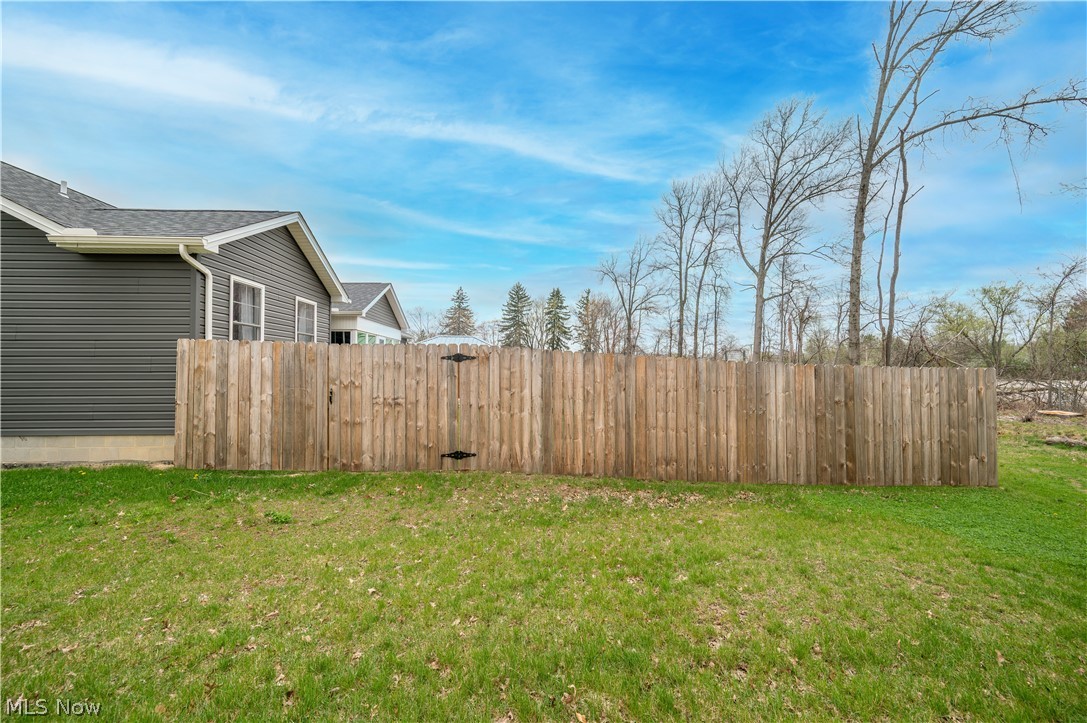95 Muirfield Drive SE Warren OH 44484