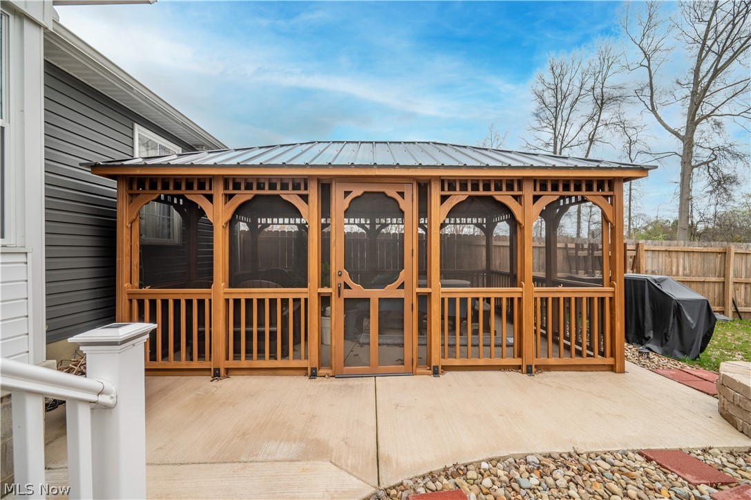 95 Muirfield Drive SE Warren OH 44484