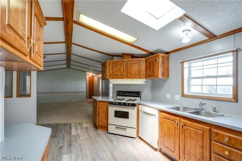18592 Edwards Road Doylestown OH 44230
