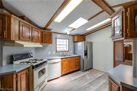18592 Edwards Road Doylestown OH 44230