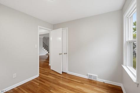 4154 Stonehaven Road South Euclid OH 44121