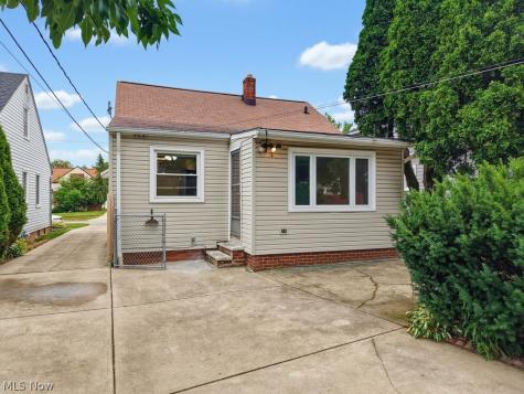 4154 Stonehaven Road South Euclid OH 44121