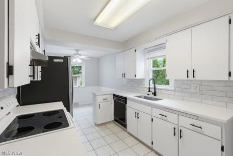 4154 Stonehaven Road South Euclid OH 44121