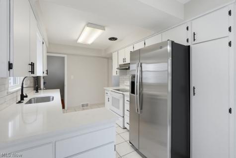 4154 Stonehaven Road South Euclid OH 44121