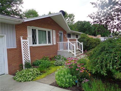 824 39th Street SW Canton OH 44706