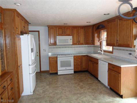 824 39th Street SW Canton OH 44706
