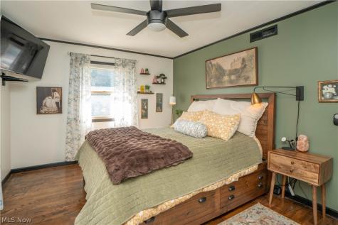 5522 Grove Street Louisville OH 44641
