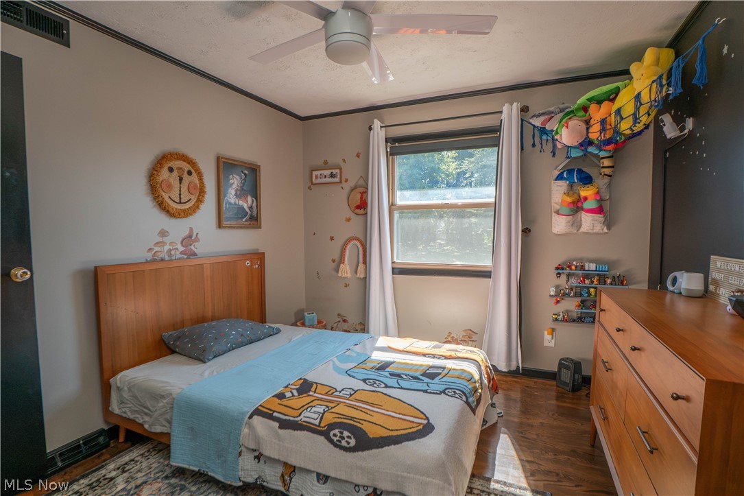 5522 Grove Street Louisville OH 44641