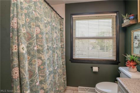 5522 Grove Street Louisville OH 44641