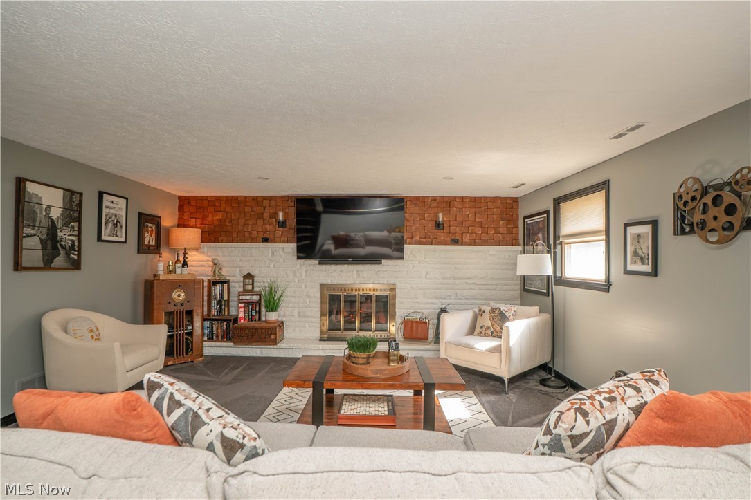 5522 Grove Street Louisville OH 44641