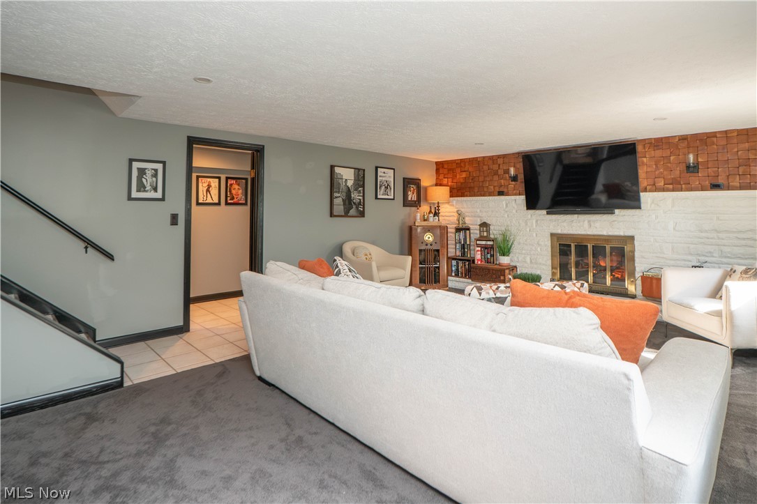 5522 Grove Street Louisville OH 44641