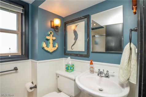 5522 Grove Street Louisville OH 44641
