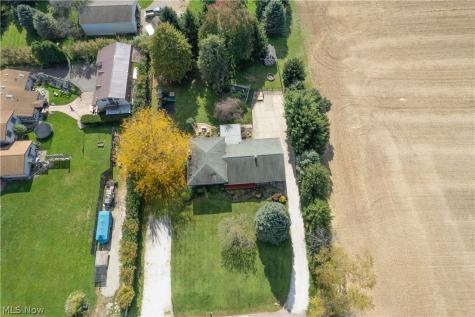 5522 Grove Street Louisville OH 44641