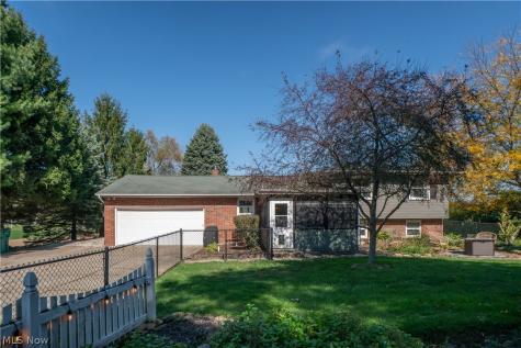5522 Grove Street Louisville OH 44641