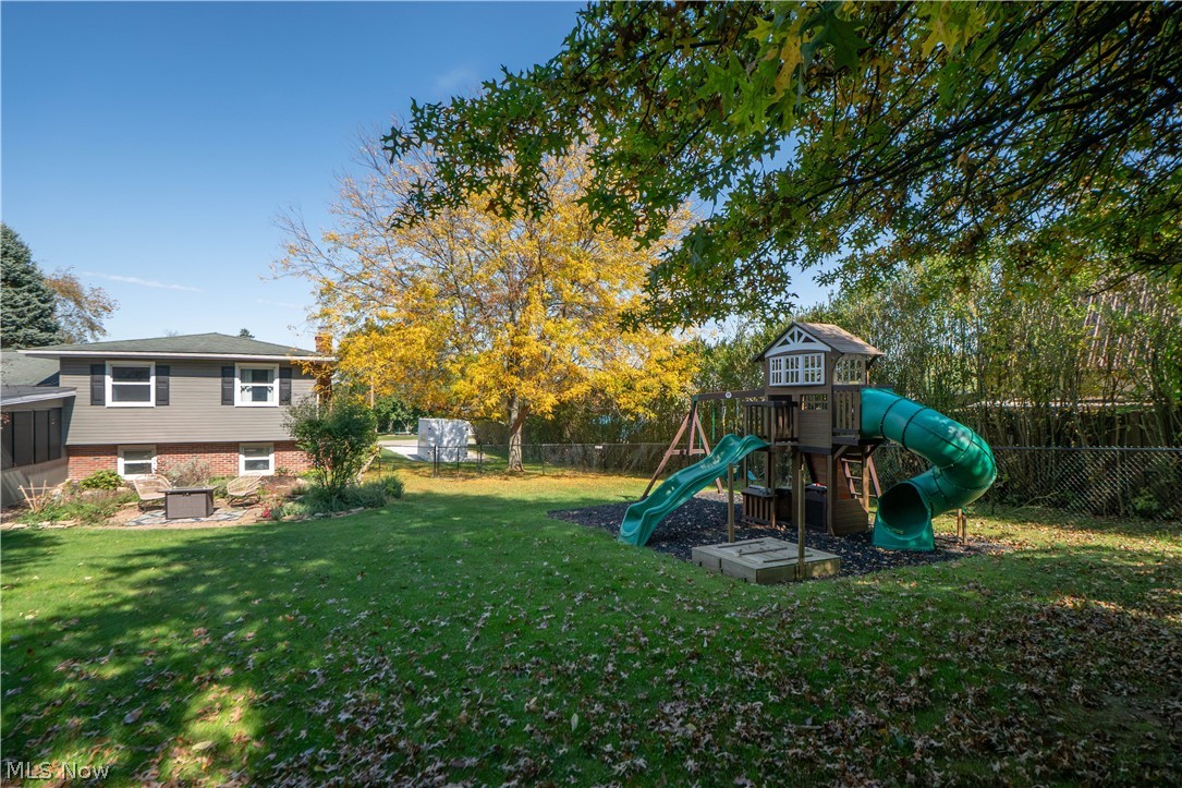 5522 Grove Street Louisville OH 44641