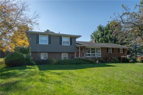 5522 Grove Street Louisville OH 44641