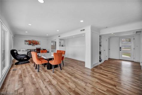 32321 Lake Shore Boulevard Willowick OH 44095