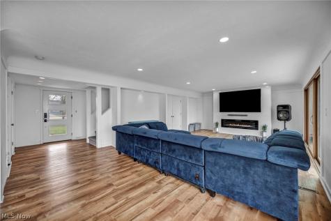 32321 Lake Shore Boulevard Willowick OH 44095