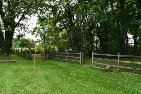 10566 Clapsaddle Avenue NE Alliance OH 44601