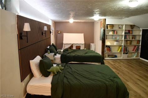 10566 Clapsaddle Avenue NE Alliance OH 44601
