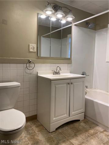 6116 NW Oakcrest Avenue NW Canton OH 44718