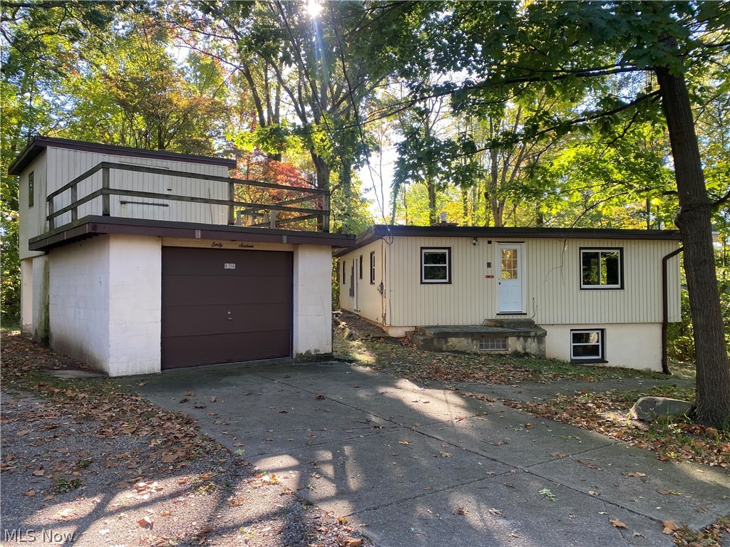 6116 NW Oakcrest Avenue NW Canton OH 44718