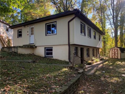 6116 NW Oakcrest Avenue NW Canton OH 44718