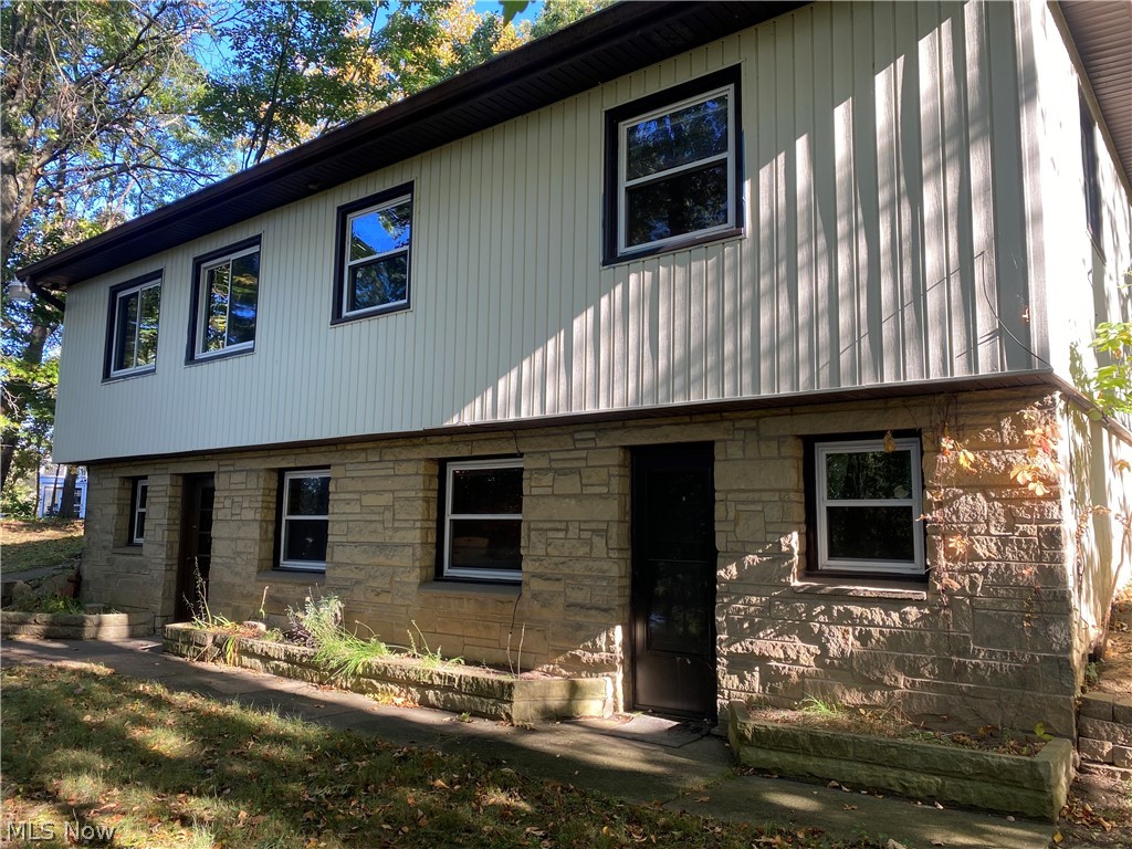6116 NW Oakcrest Avenue NW Canton OH 44718