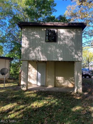 6116 NW Oakcrest Avenue NW Canton OH 44718