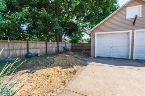 605 Essex Street Akron OH 44306