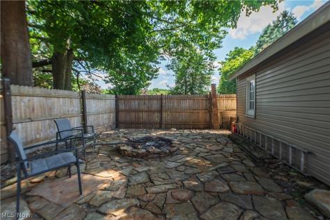 605 Essex Street Akron OH 44306