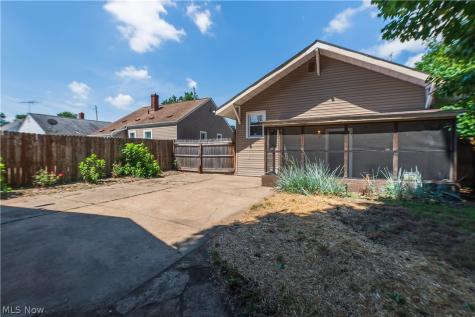 605 Essex Street Akron OH 44306