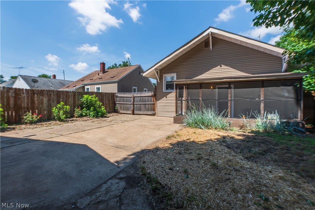 605 Essex Street Akron OH 44306