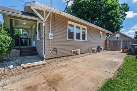 605 Essex Street Akron OH 44306