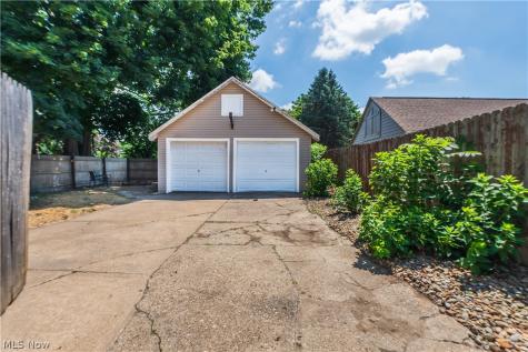 605 Essex Street Akron OH 44306