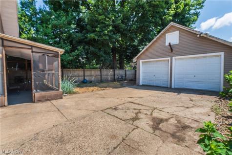 605 Essex Street Akron OH 44306
