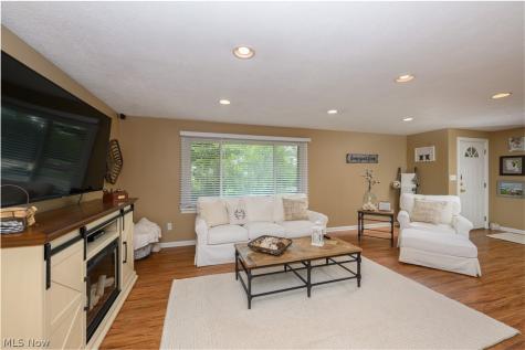 6203 Melody Road NE Canton OH 44721