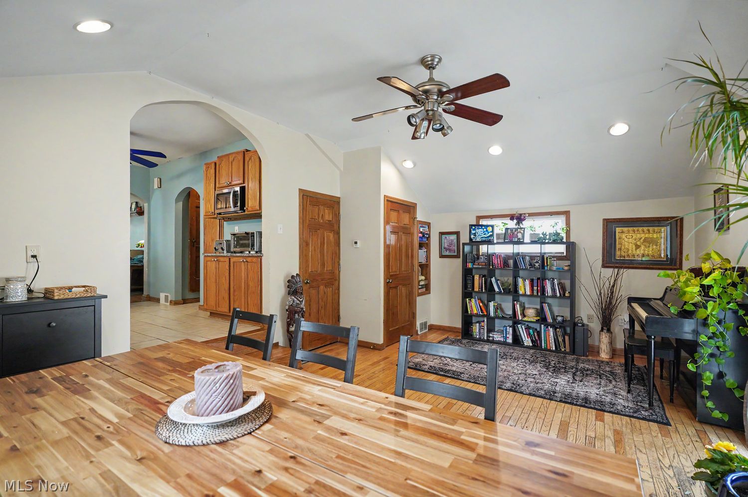 663 Essex Street Akron OH 44306