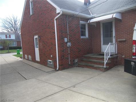 20871 Trebec Boulevard Euclid OH 44119