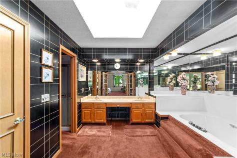 24177 Stonehedge Drive Westlake OH 44145