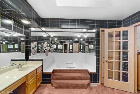 24177 Stonehedge Drive Westlake OH 44145