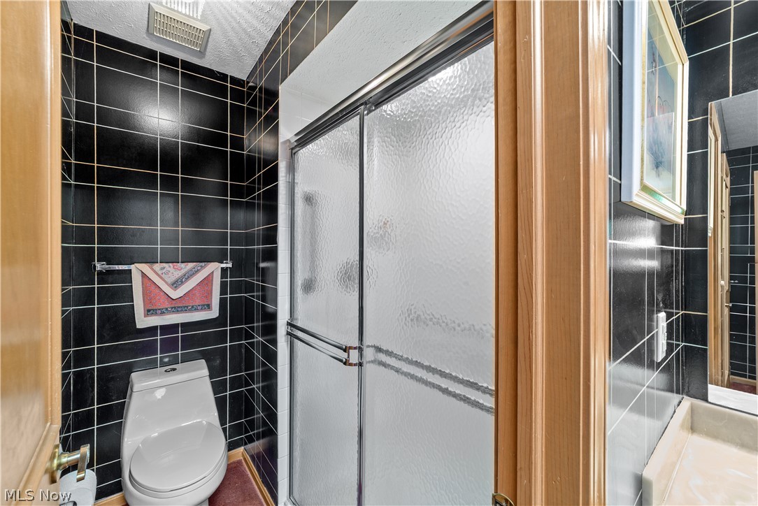 24177 Stonehedge Drive Westlake OH 44145